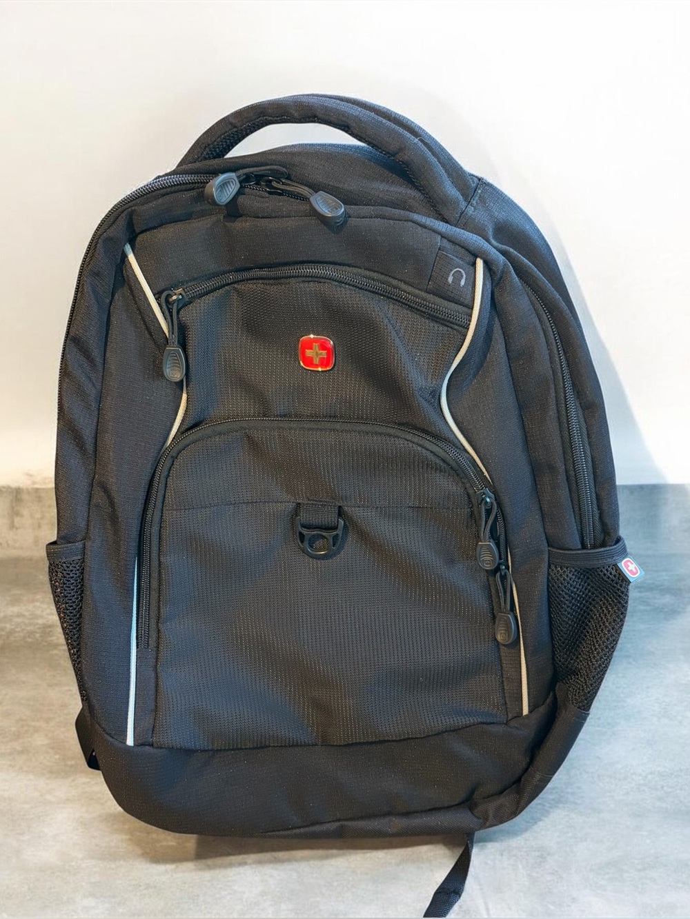 SwissGear Black Backpack - Durable Laptop Bag